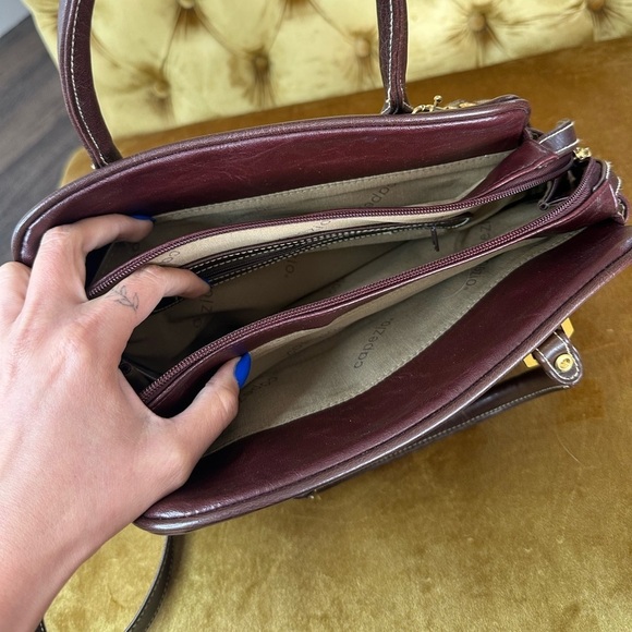 Classic Red/Burgundy Capezio Leather Bag/Purse with Shoulder Crossbody Strap - Picture 5 of 10